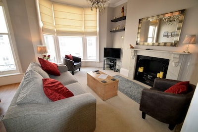 Lovely one bedroom suite in superb location close to beach, pier and town centre