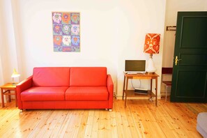 Bedroom #2/Livingroom with TV
