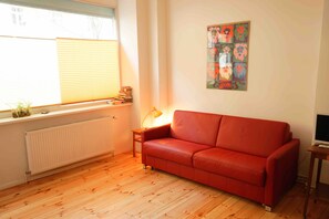 Bedroom #2/Livingroom