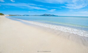 Apartment CAN TONI on the beach for 6 persons: Beautiful beach of Alcudia: 13 km of white, sandy beach. You can walk on the beach from Alcudia to the next village