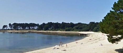 La plage de Men er Bellec en bas de l'appartement