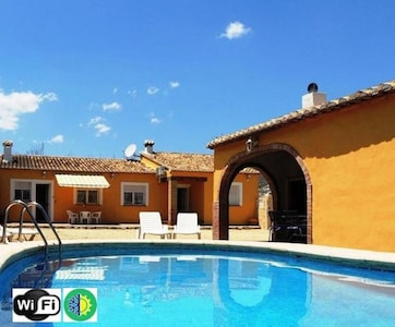 Charming Villa in Jalon. Private pool. Wifi Costa Blanca