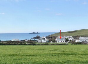 Village location - 2 minute walk to the beach