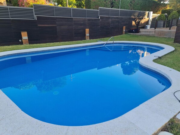 Private saltwater pool - Piscina con agua salada de uso privado 