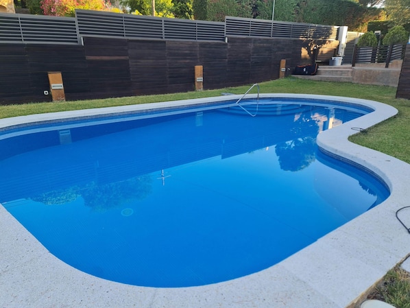 Private saltwater pool - Piscina con agua salada de uso privado 