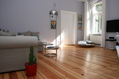 Luxurious, Ample 2 Bedroom Apartment In The Heart Of Berlin LICENSED!