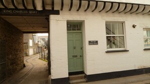 Front door to the Old Quay House, and pasageway to King Charles Quay