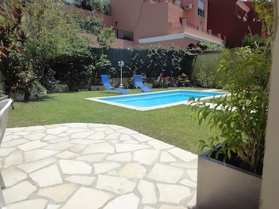Villa 5 dormitorios a 950 m. de la playa jardin y piscina privada climatizada , 