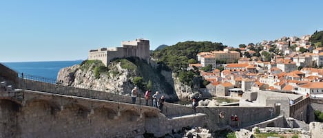 Sea view, city walls, Pile gate, fort Lovrjenac