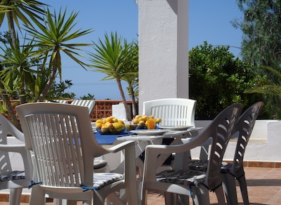 A simple but adequately furnished villa, sea views and air conditioning. WIFI 