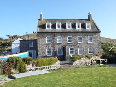 Wunderschönes Selbstversorgerhaus aus dem 18. Jahrhundert auf den Scilly-Inseln in Cornwall
