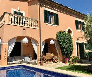 Lovely 3 bdr villa w aircon & wi-fi, private saltwater pool, 400m to beach
