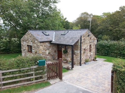 Charming Detached Completely Private Stone Built Open Plan Cosy Retreat For 2