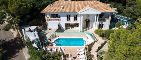 Ultimate Luxury Family Friendly Portals Sea View Villa with heated swimming pool