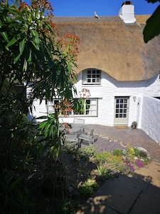 Charming cottage - close to beach & coast path.  Short breaks available!