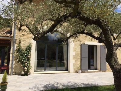 PIEDRA GRANDE casa Uzes NUEVO CON PISCINA Y CÓMODO 