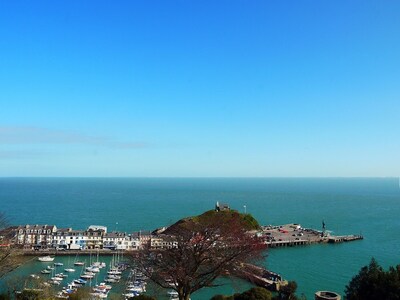 Apartamento de estilo georgiano con vistas impresionantes a través de Ilfracombe Harbour y al mar. 