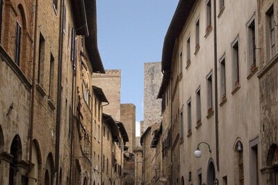 san gimignano apartment in historical center, courtyard and fast free wifi