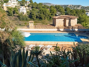 Piscine, Propriété, Bâtiment, Villa, Bleu Azur, L'Eau, Biens, Palmier, Arbre, Vacances