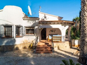 Property, Building, House, Home, Real Estate, Estate, Architecture, Villa, Sky, Hacienda