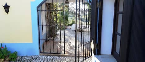 second gate, entrance from parking to  the house and terraces, be welcome