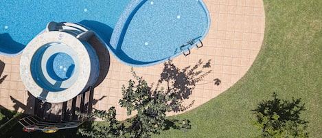 Private swimming pool, children's pool and outdoor spa whirlpool!