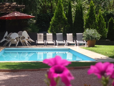 Chalet at Torrelodones, 25 min from Madrid. Heated pool & garden shared with owner. Wifi