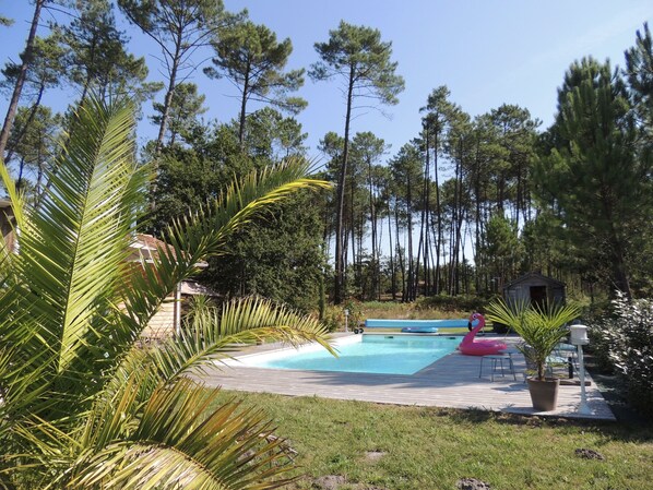 le jardin se prolonge dans la forêt