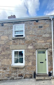 Cosy Character Cottage With Sea View In Mousehole