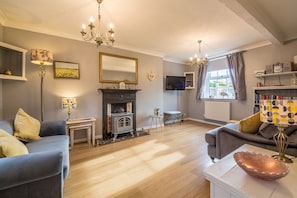 Poppy Cottage: Sitting room