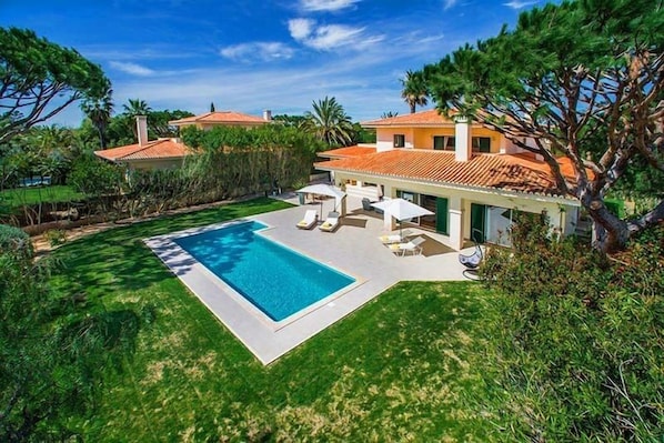 STUNNING 3 BEDROOM VILLA IN VILAS ALVES. SMARTLY FURNISHED WITH PRIVATE SWIMMING POOL DM14 - 1