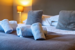 Seven comfy, cosy bedrooms including  the WG Grace superking double/twin