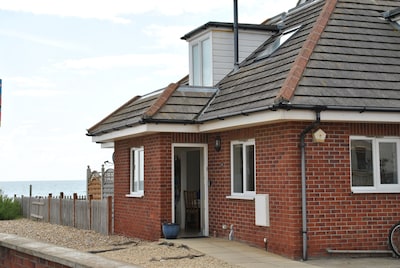 A Modern Stylish House Designed To Fully Enjoy Its Wonderful Seafront Position