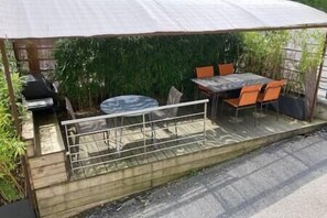 屋外ダイニングエリア