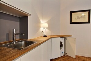 Open kitchen 