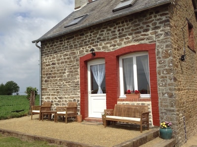 Ein wunderschön renoviertes Ferienhaus in einer ruhigen und friedlichen Landschaft in der Normandie