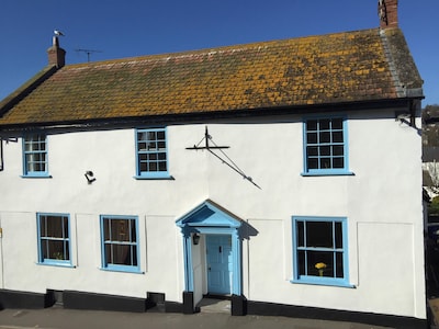 Einzigartiges Gasthaus aus dem 17. Jahrhundert im Herzen von Lyme Regis