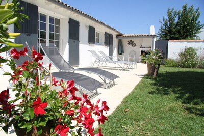 Casa tranquila con un gran jardín a 400 metros del centro de Portes en Ré