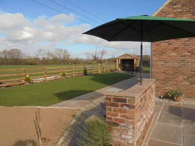  3 bed cottage on farm with hot tub & pool  in quiet village in north yorkshire 