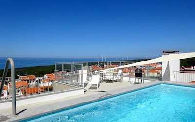 Penthouse, private pool, 180º seaview, walking distance to beach & restaurants