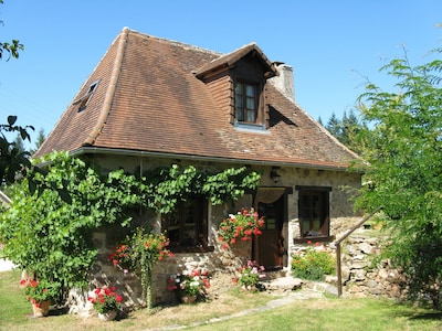 Small delightful Cottage in secluded hamlet of Chabrenas