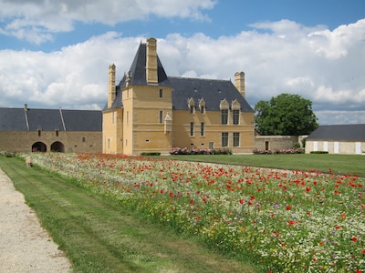 En un monumento histórico: en la granja cerca de Bayeux