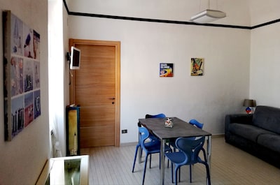 In the heart of Loano, in a historic building, two-room apartment, cod. CITRA 009034-LT-0810