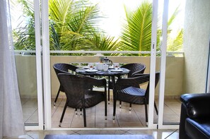 Apartment B6 Poolside Balcony 
