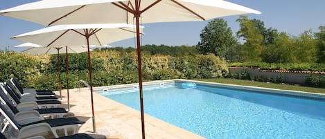 Relax by the Pool (12 x 6m) Private, for your use only. Solar heating.
