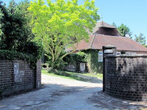 Entrance to Bough Farm Annex