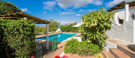 Private pool and gardens