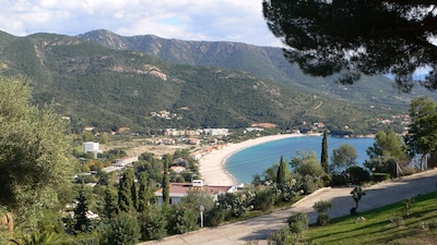 Casa californiana junto al mar - SAGONE