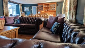 Main lounge 