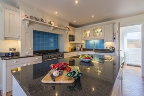 Ground floor: Well-equipped, stylish kitchen